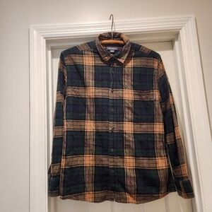 Eddie Bauer 100% Cotton Flannel Long Sleeve  Button Down Medium